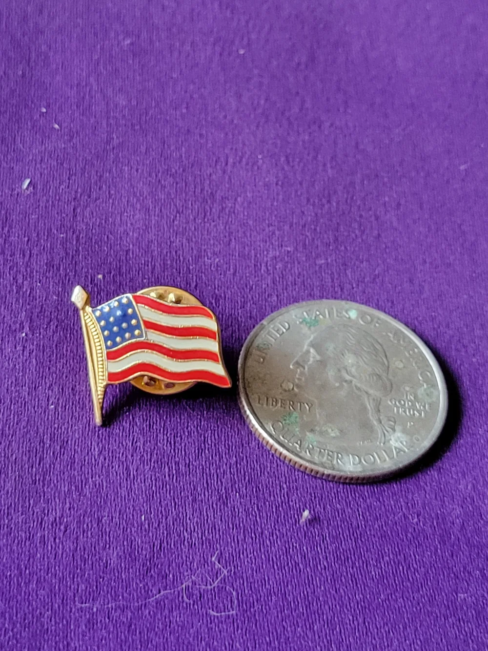 American Flag Enamel Lapel Pin - Small Patriotic Pin Vintage